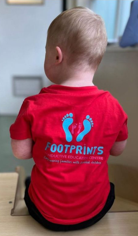 Children's Footprints Exclusive Red Uniform